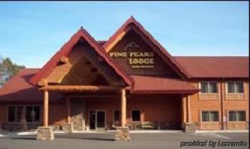 Pine Peaks Lodge & Suites Cross Lake Extérieur photo